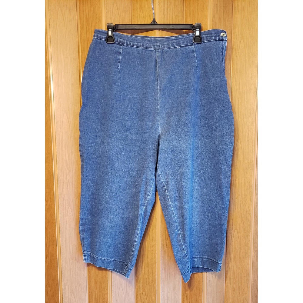 St. John's Bay size 16 blue denim capris